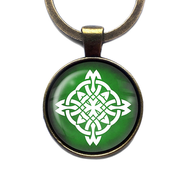 Celtic Knot Circle White on Green Bronze Keychain