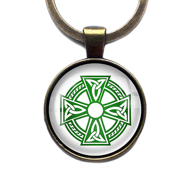 Celtic Symbol Triquetras Green on White Bronze Keychain