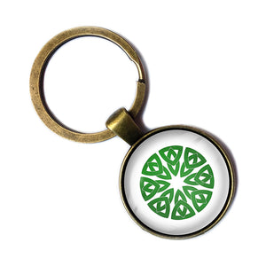 Celtic Knot Circle Green on White Bronze Keychain