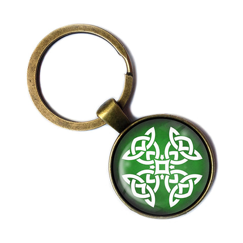 Celtic Knot White on Green Bronze Keychain