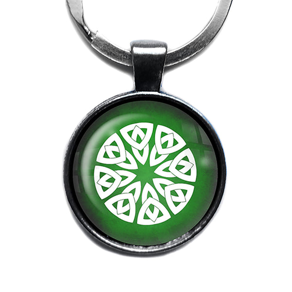 Celtic Knot Circle White on Green Antique Silver Keychain