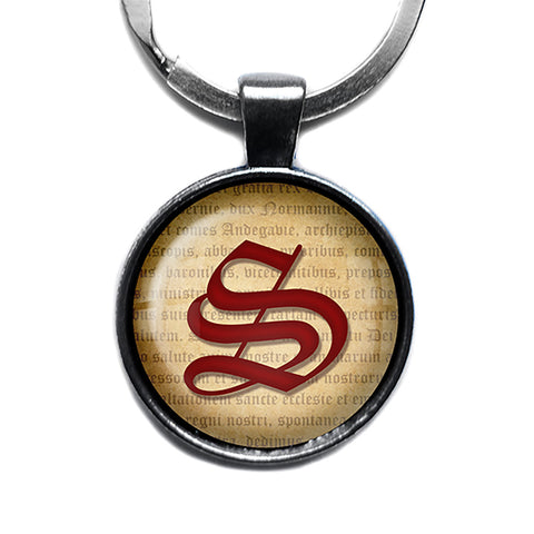 S Letter Old English Gothic Blackletter Magna Carta Antique Silver Keychain